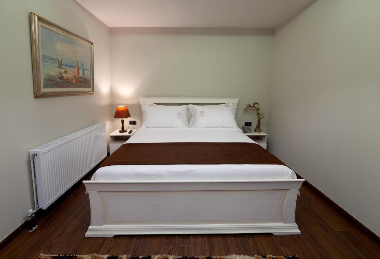 Casta Diva Hotel Korce Ngoại thất bức ảnh