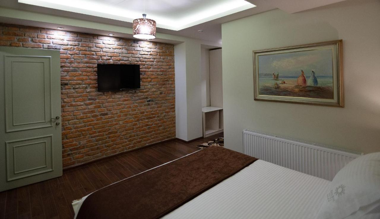 Casta Diva Hotel Korce Ngoại thất bức ảnh
