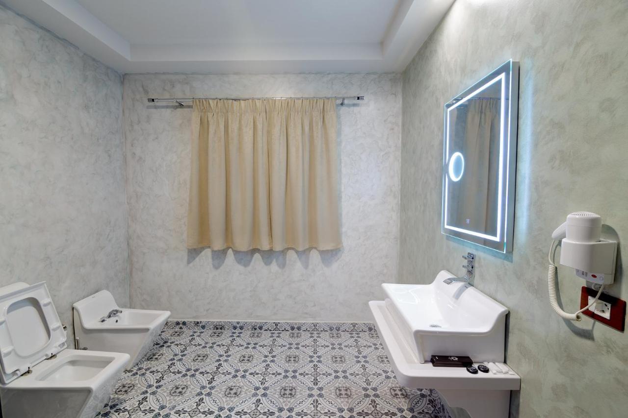 Casta Diva Hotel Korce Ngoại thất bức ảnh