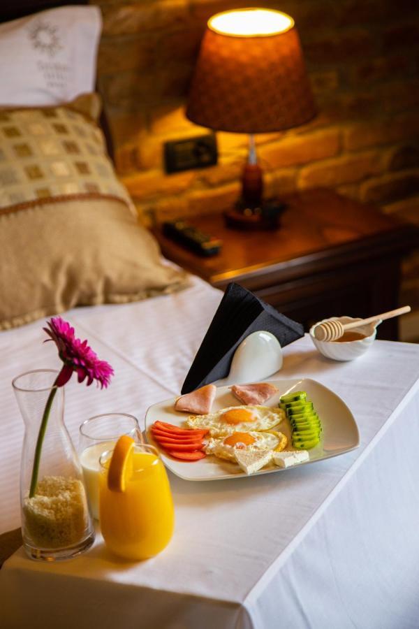 Casta Diva Hotel Korce Ngoại thất bức ảnh