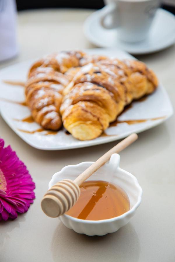 Casta Diva Hotel Korce Ngoại thất bức ảnh